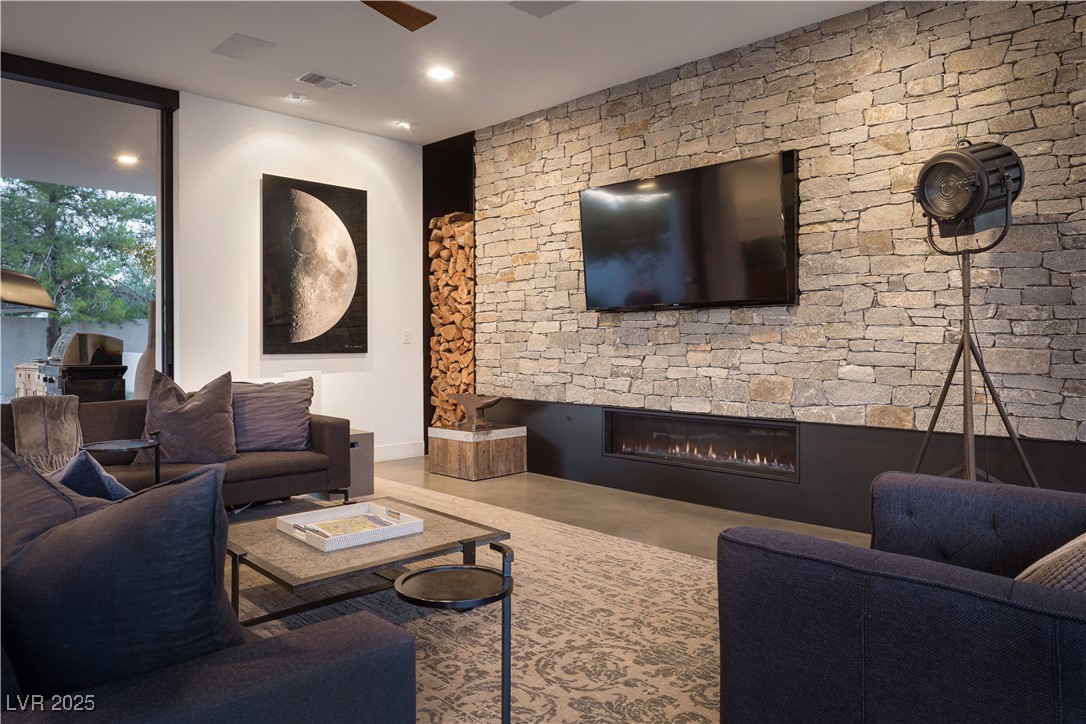 7030 SCHIRLLS Street