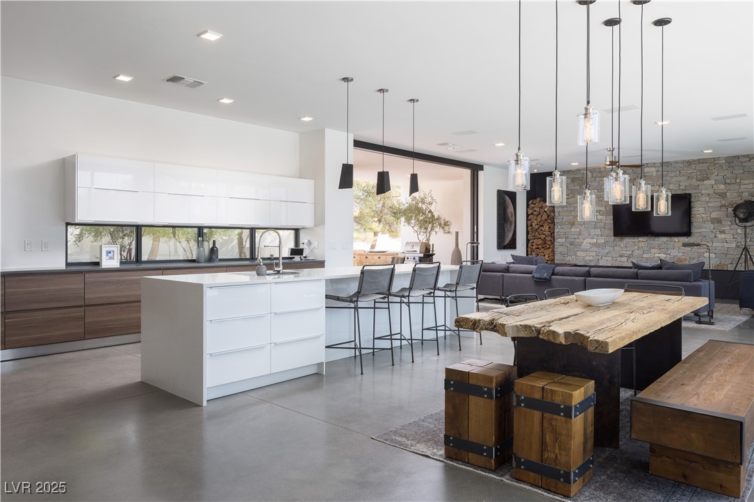 7030 SCHIRLLS Street