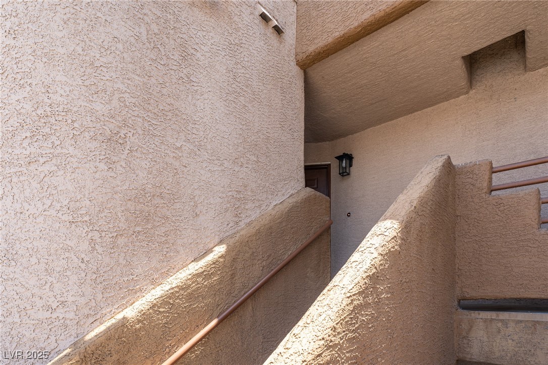 6873 Tamarus Street 201