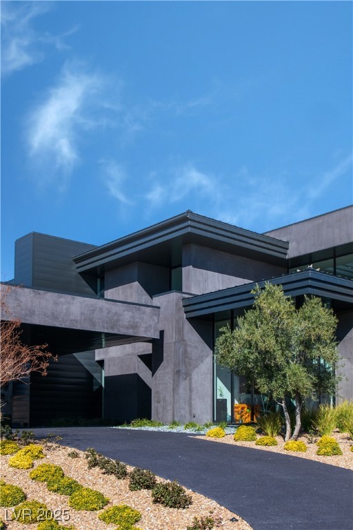 44 Hawk Ridge Drive