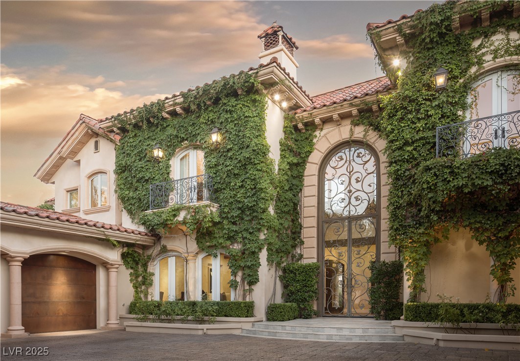 9017 Grove Crest Lane