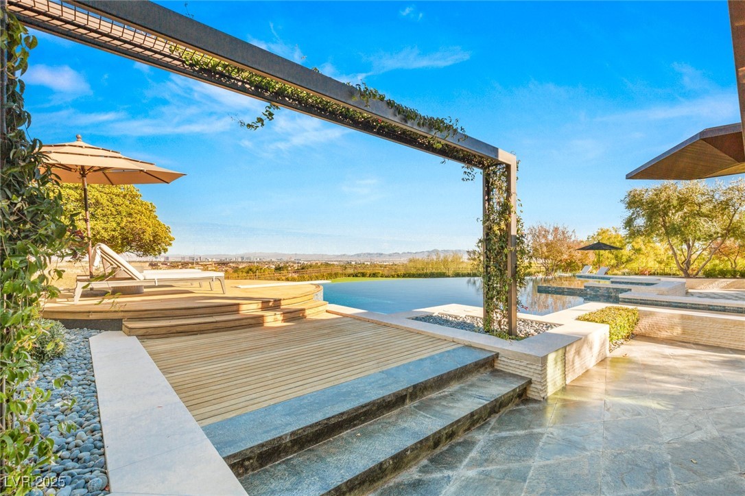 5 Promontory Ridge Drive