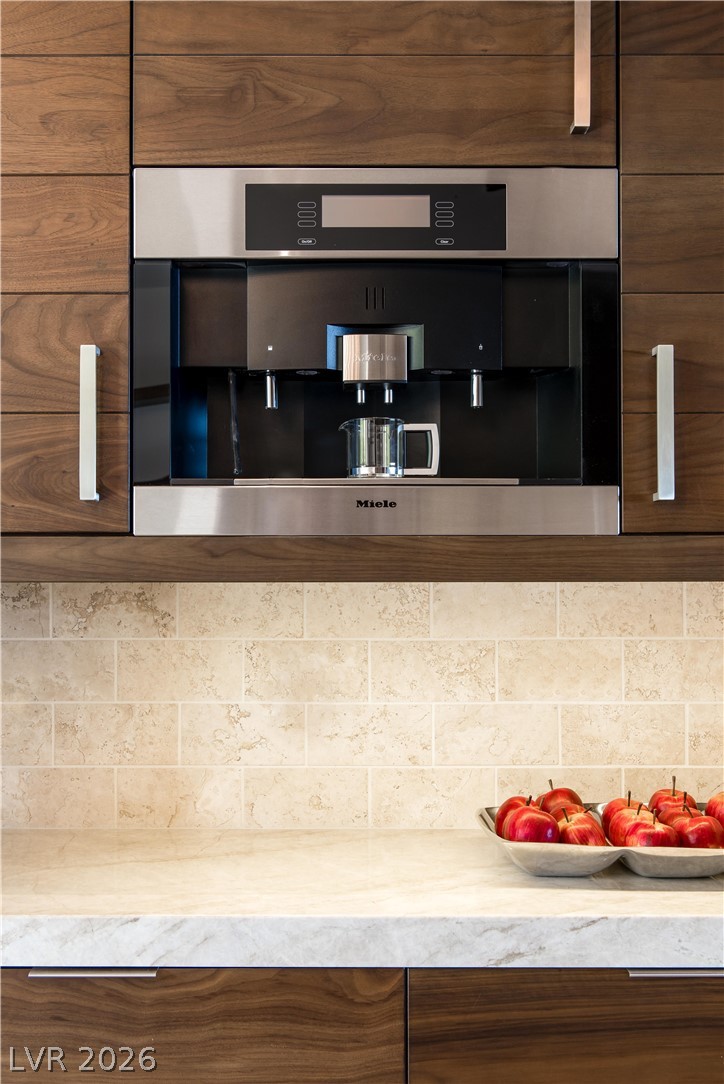 5 PROMONTORY POINTE Lane