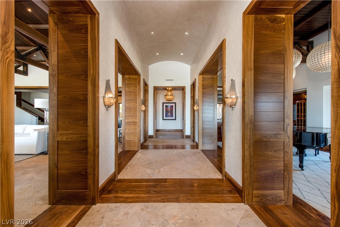 5 PROMONTORY POINTE Lane