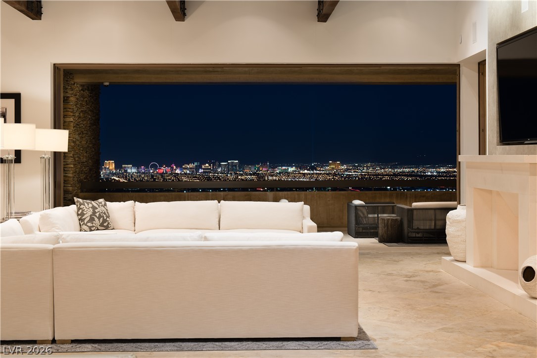 5 PROMONTORY POINTE Lane