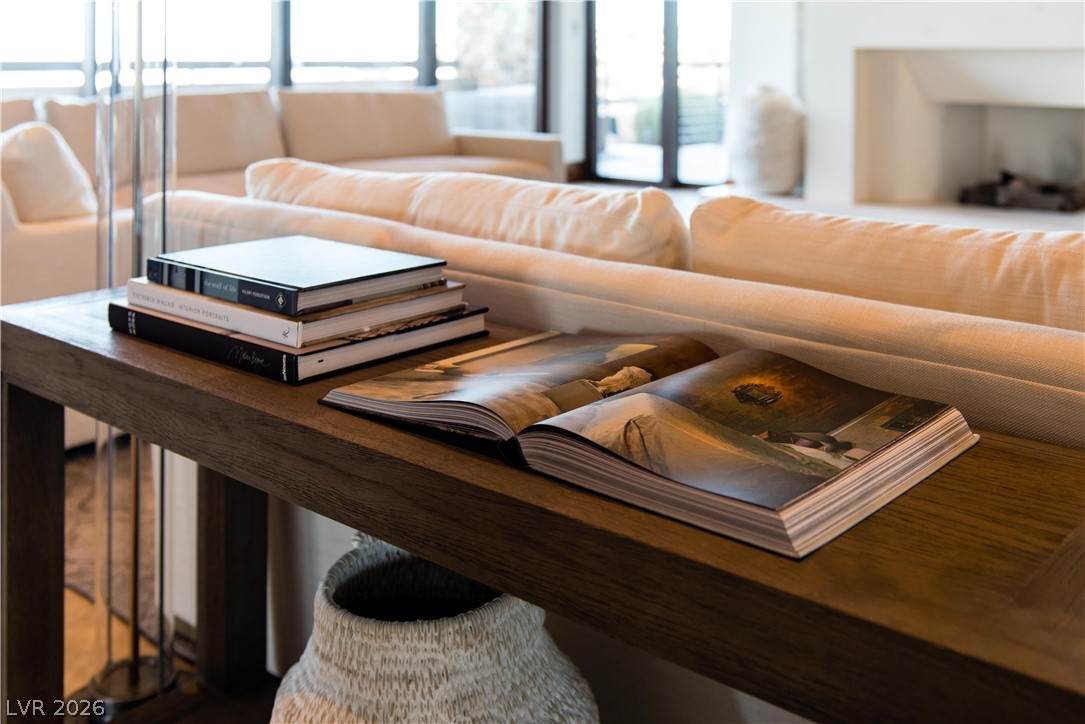 5 PROMONTORY POINTE Lane