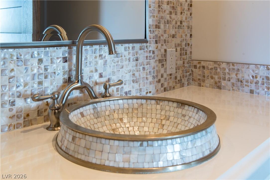 5 PROMONTORY POINTE Lane