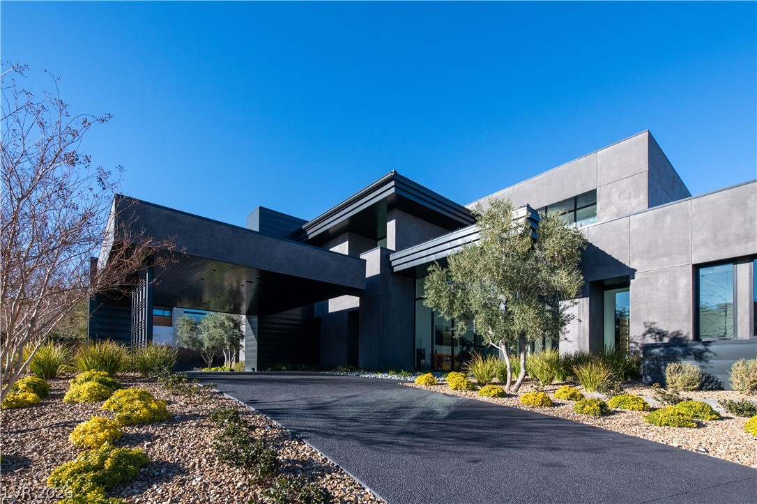 44 Hawk Ridge Drive