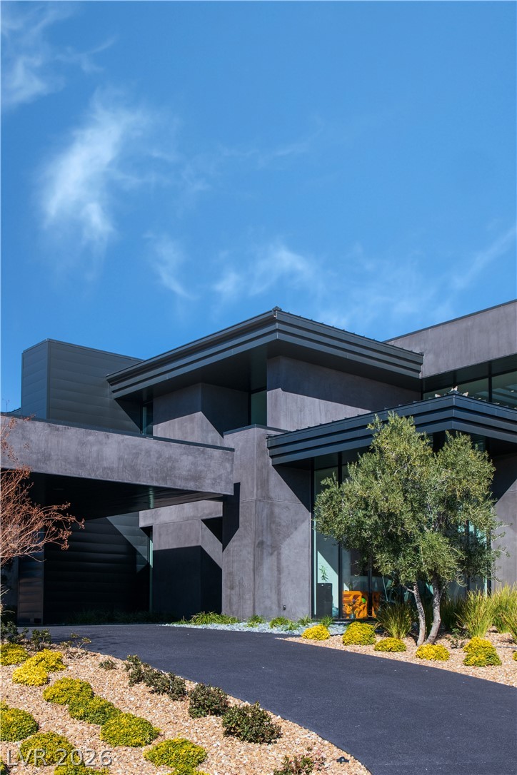 44 Hawk Ridge Drive