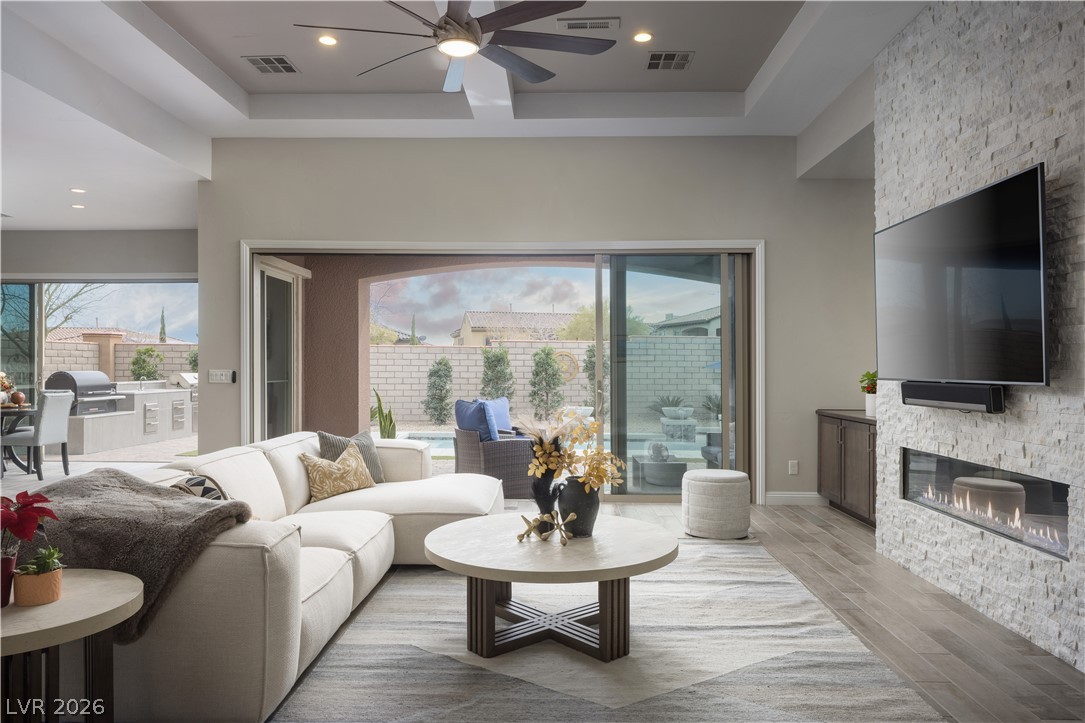 264 Tarragona Breeze Avenue