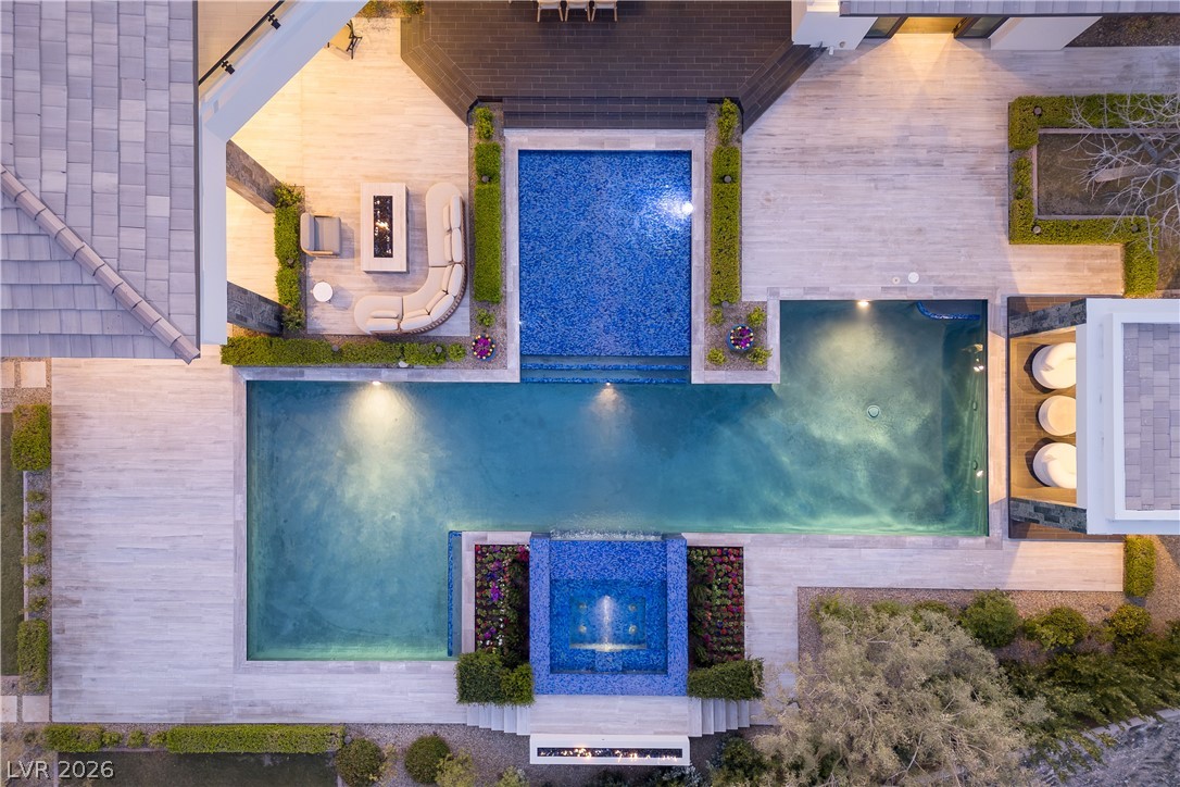 6 Bright Hollow Court