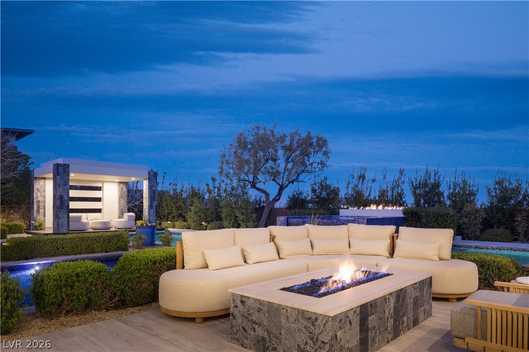 6 Bright Hollow Court