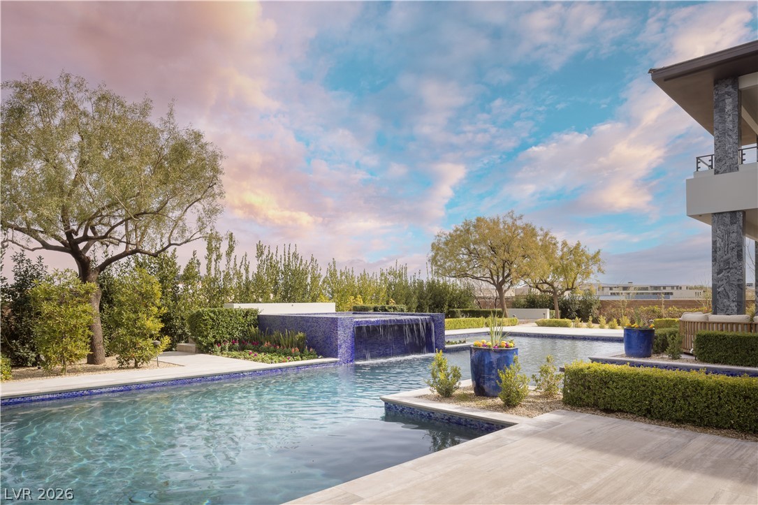 6 Bright Hollow Court