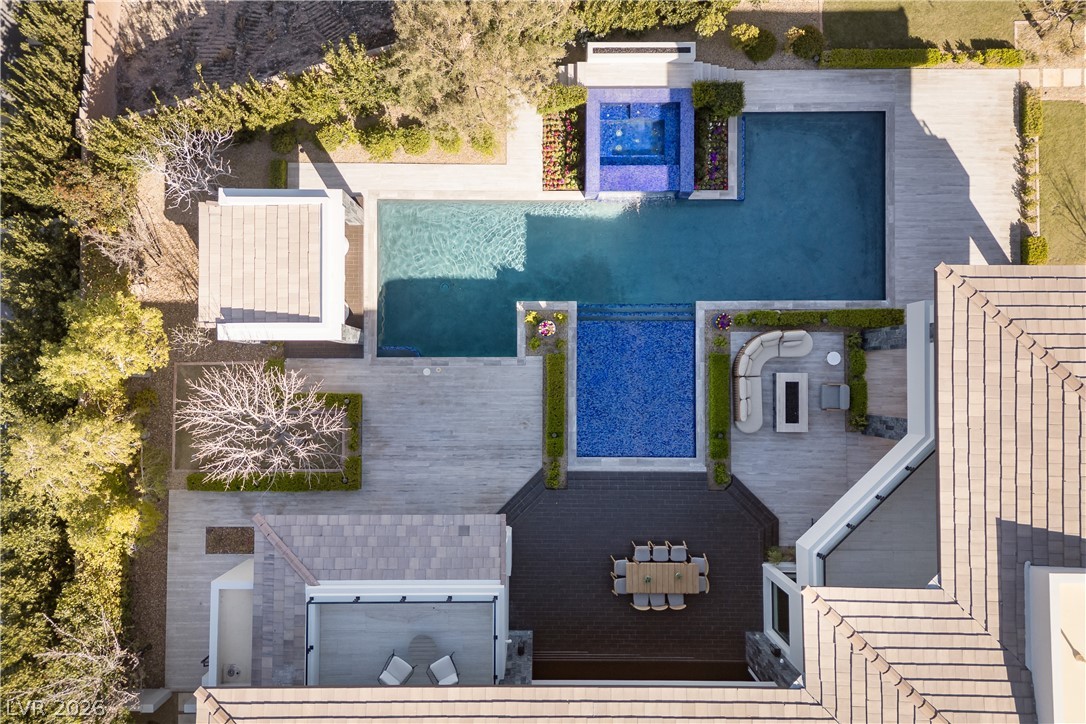 6 Bright Hollow Court