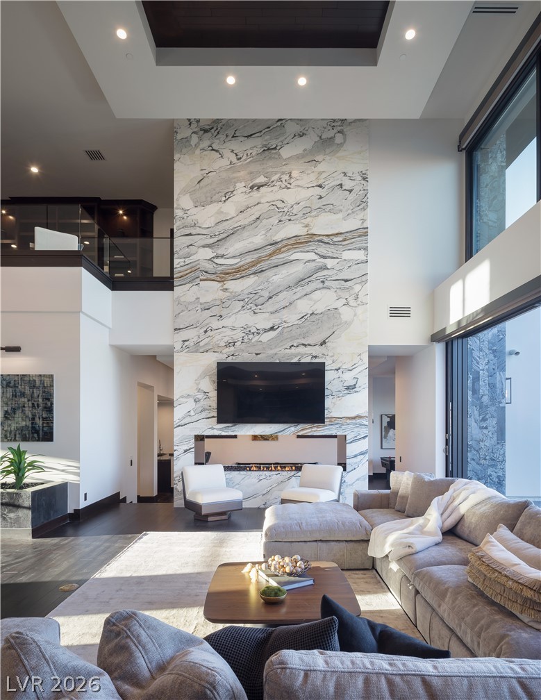 6 Bright Hollow Court