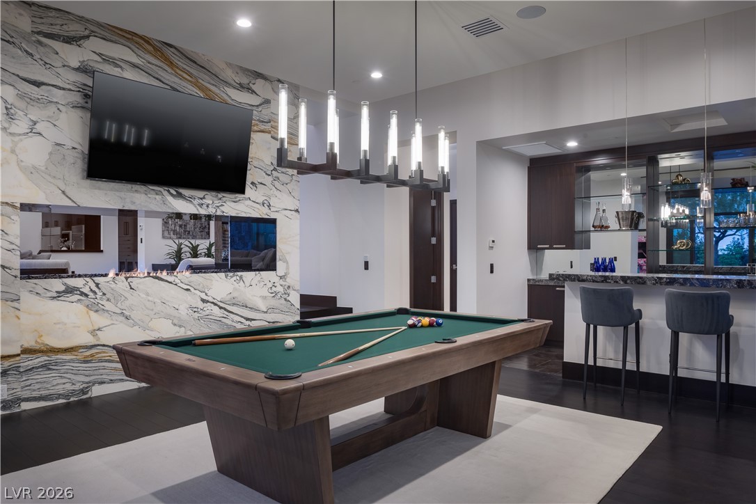 6 Bright Hollow Court