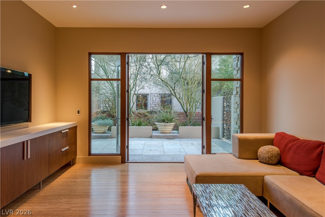 55 Skybird Court