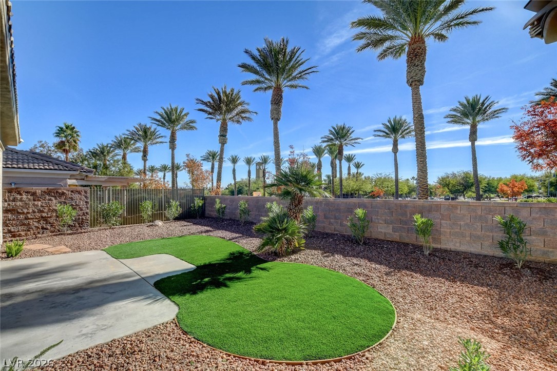 10623 Riva De Fiore Avenue