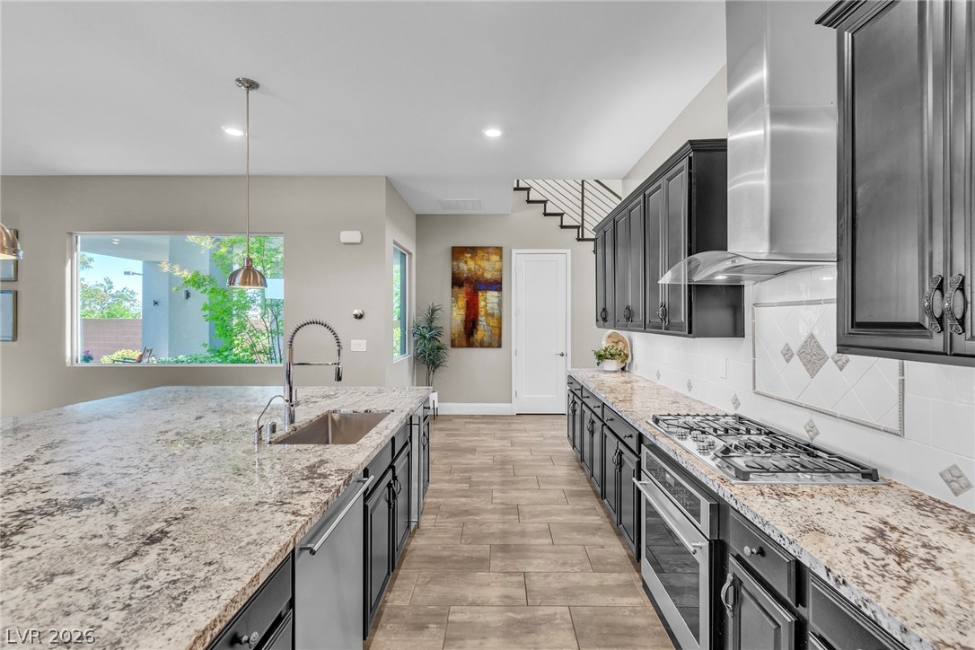 6194 Amber View Street