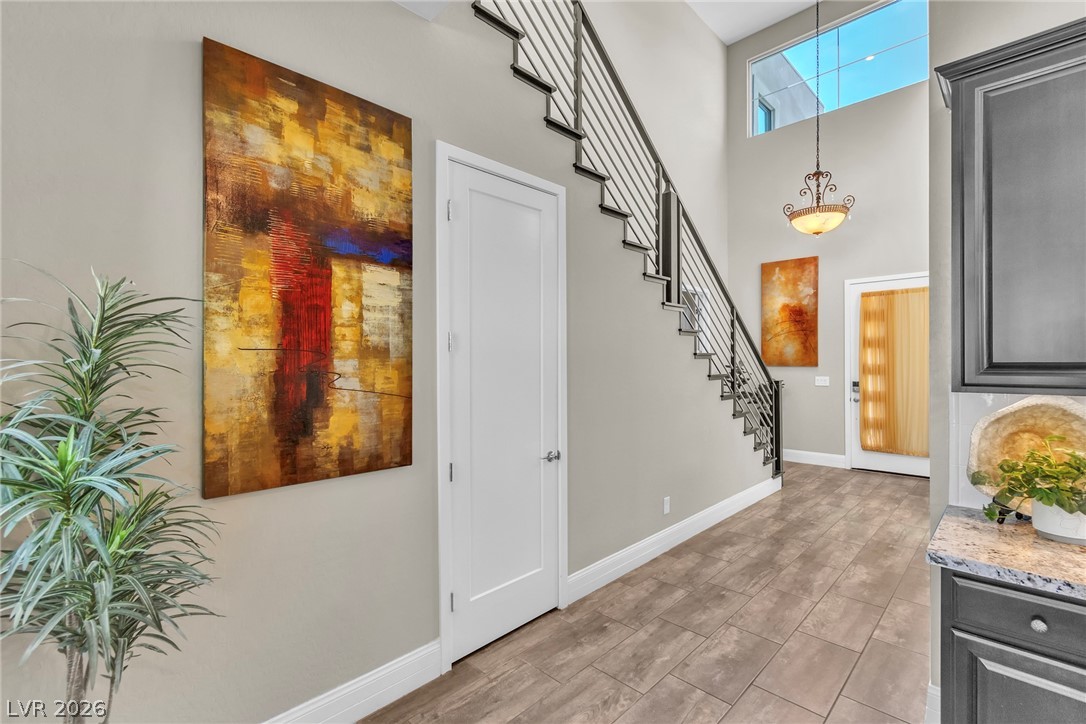 6194 Amber View Street