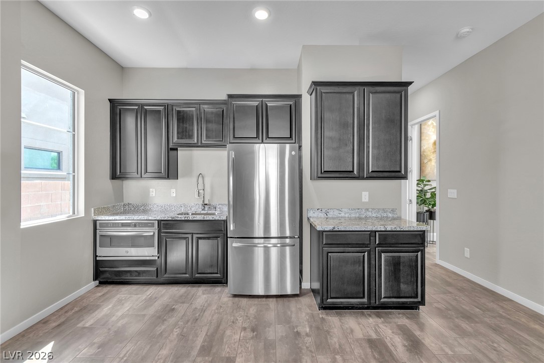 6194 Amber View Street