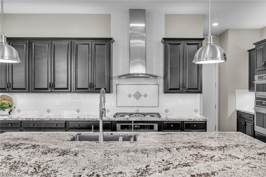 6194 Amber View Street