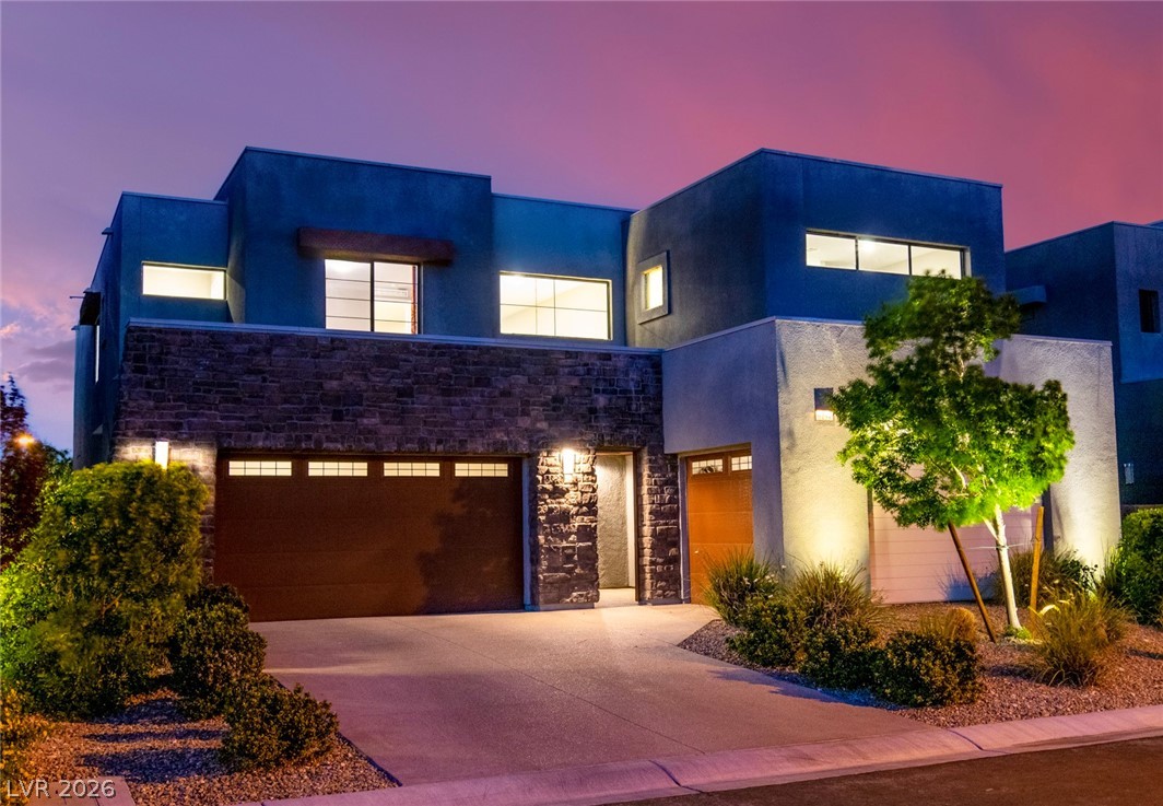 6194 Amber View Street