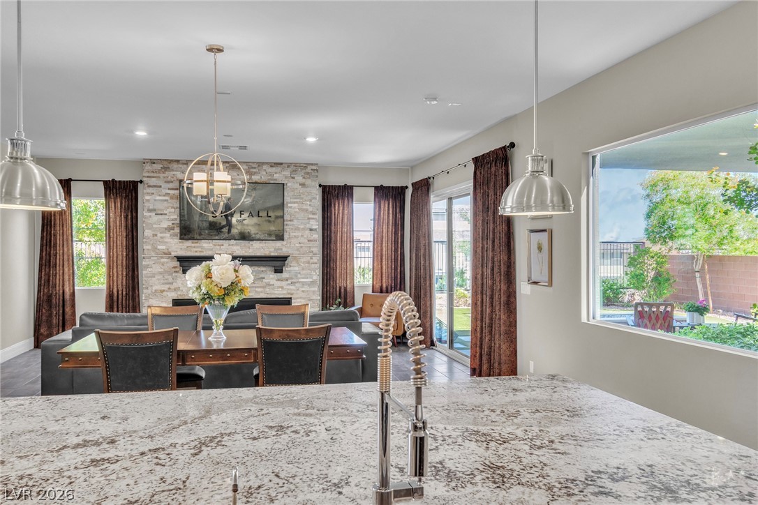 6194 Amber View Street