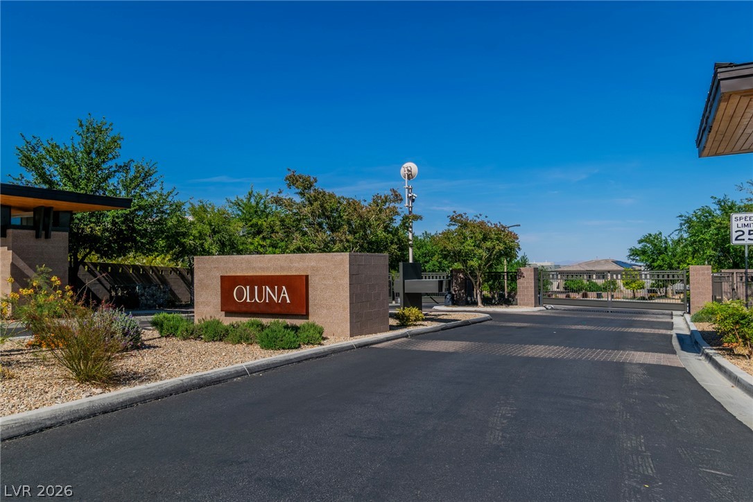 6194 Amber View Street