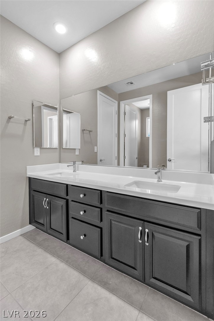 6194 Amber View Street