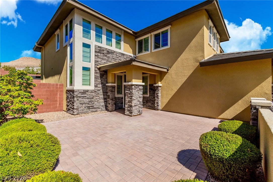 5851 Glory Heights Drive
