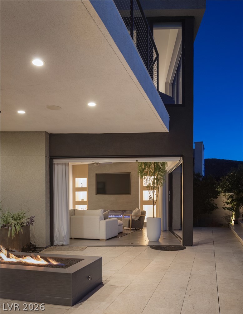 2192 Overlook Canyon Lane