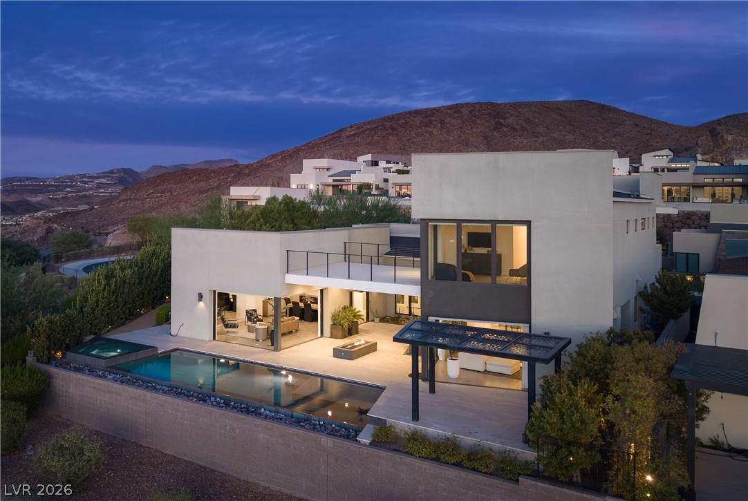 2192 Overlook Canyon Lane