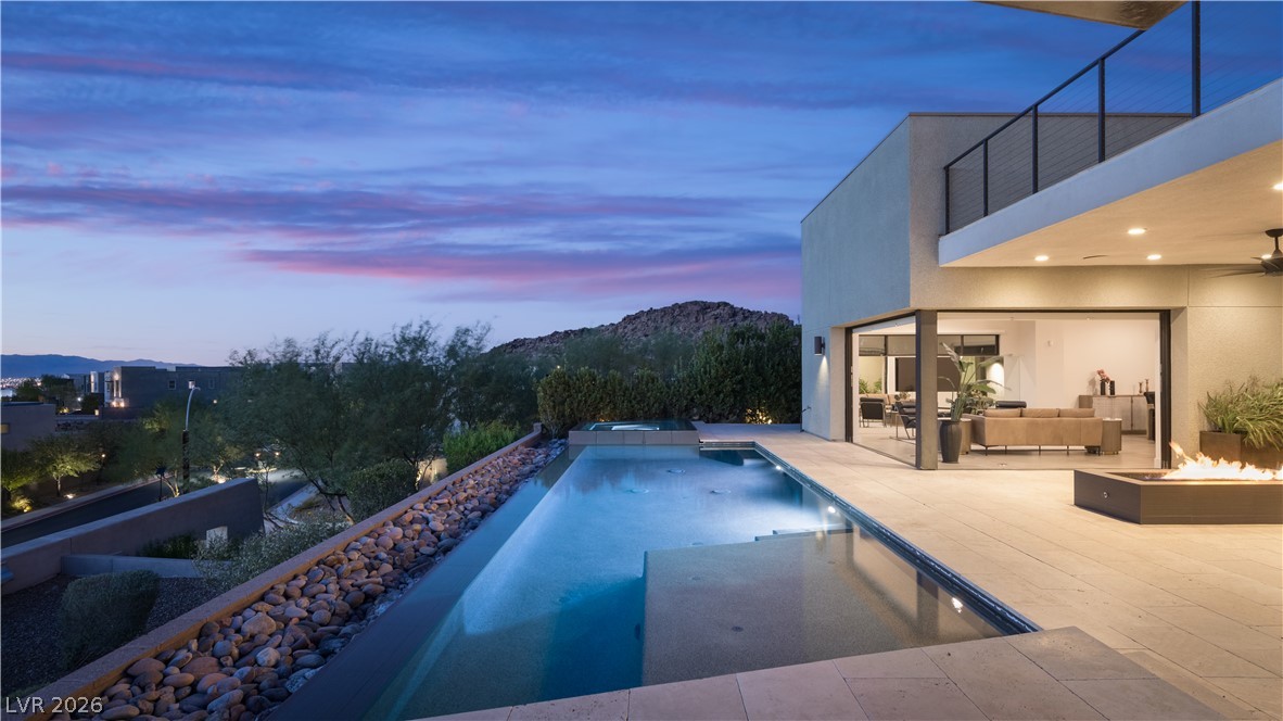 2192 Overlook Canyon Lane
