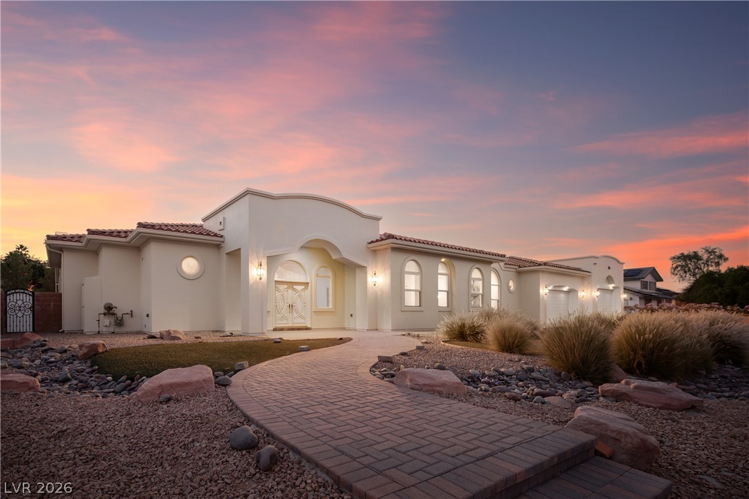 3035 Montessouri Street