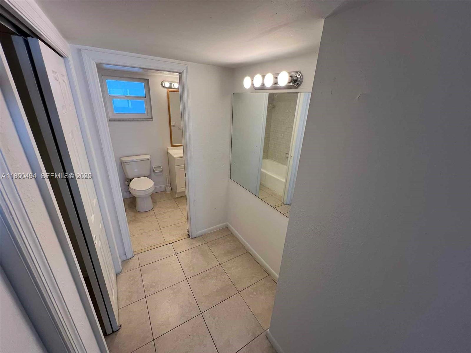 3257 NE 13th Street 402