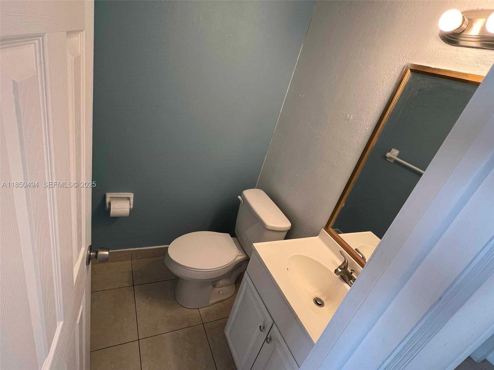 3257 NE 13th Street 402