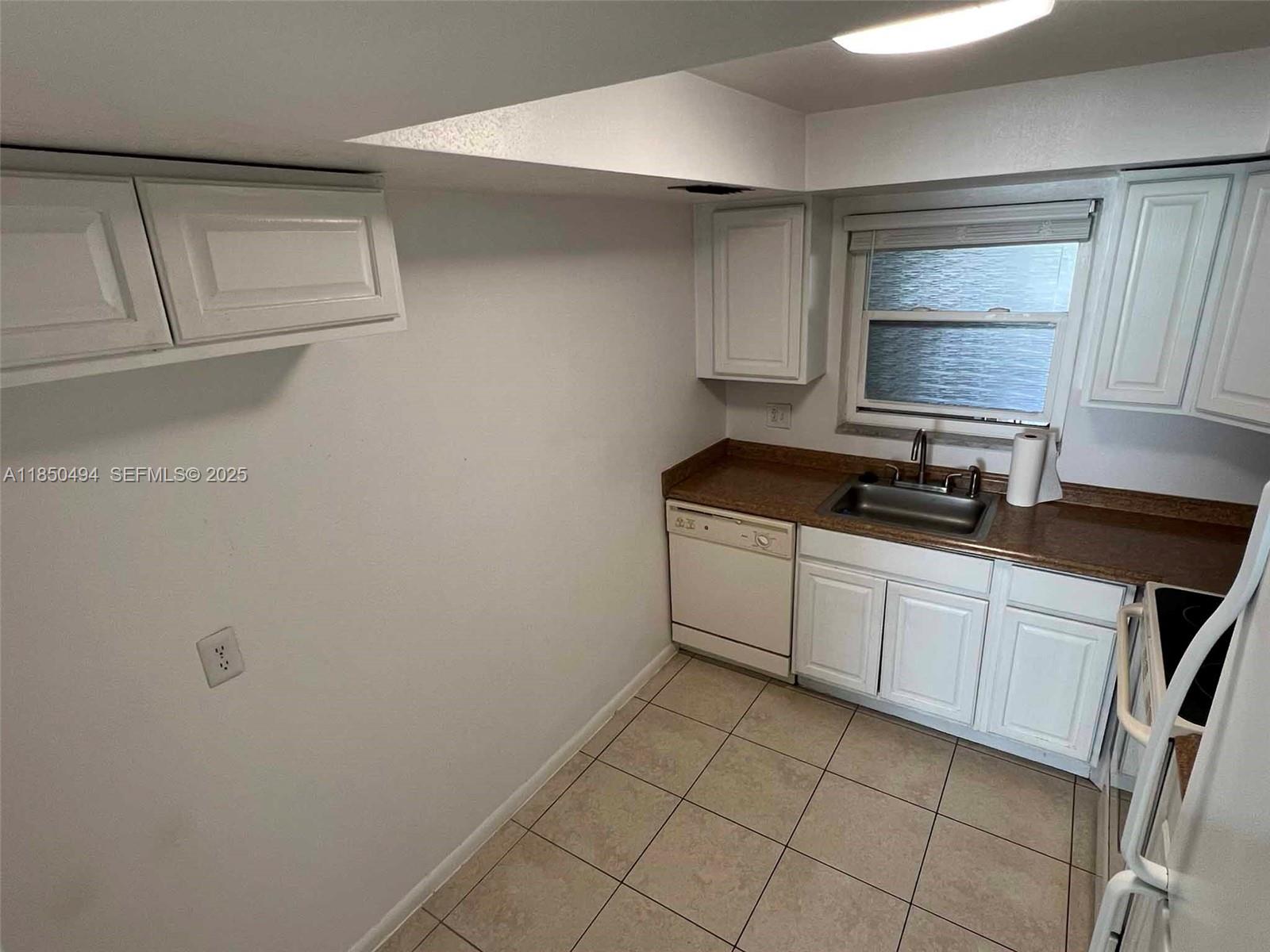 3257 NE 13th Street 402
