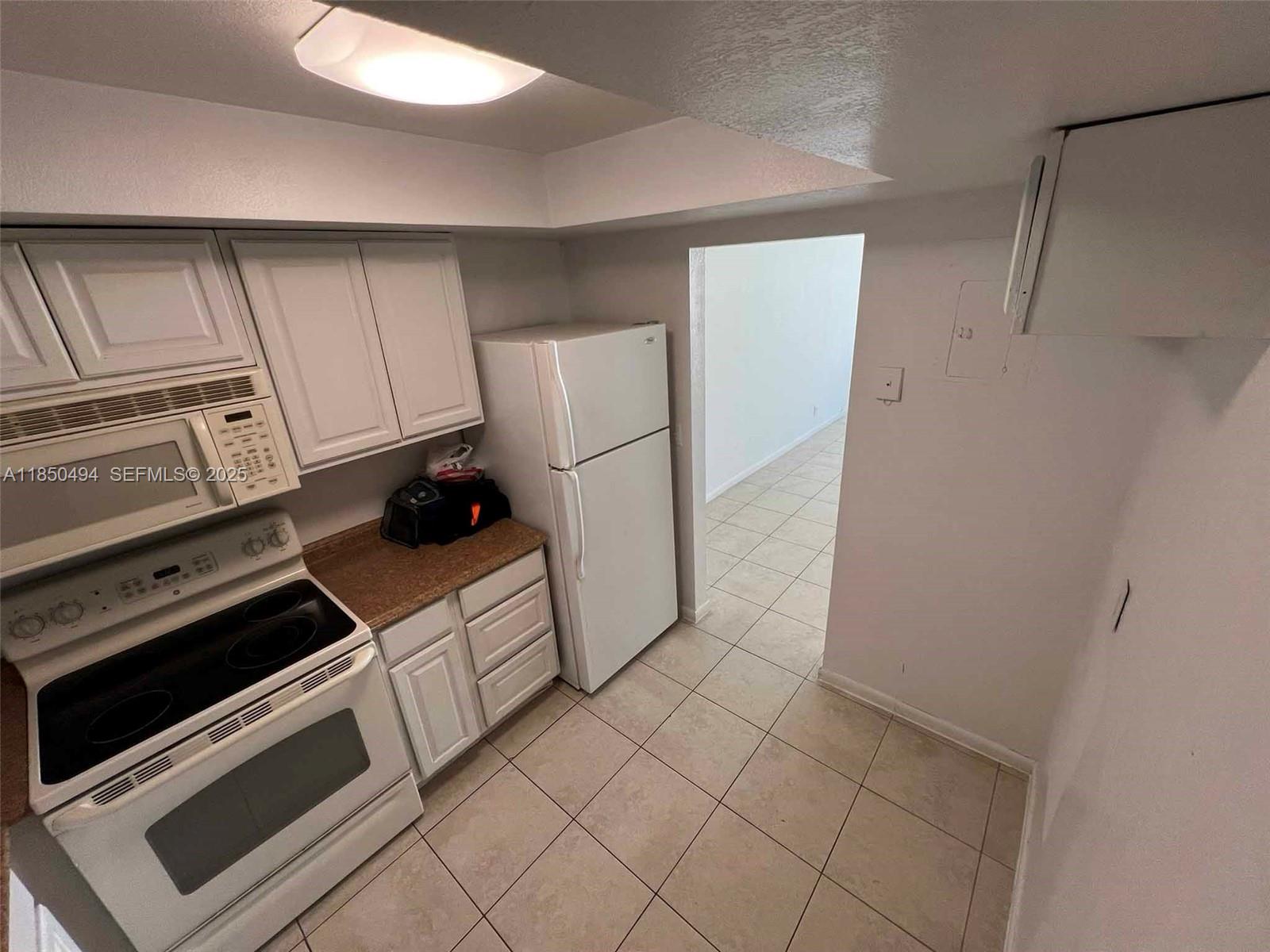 3257 NE 13th Street 402