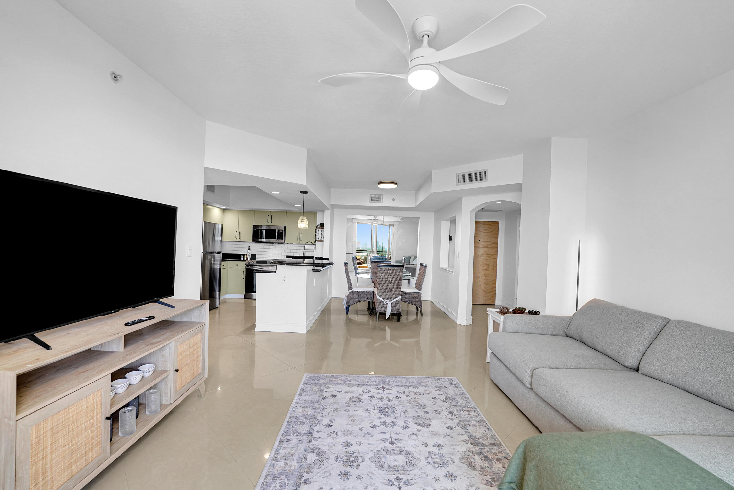 110 N Federal Highway 1410