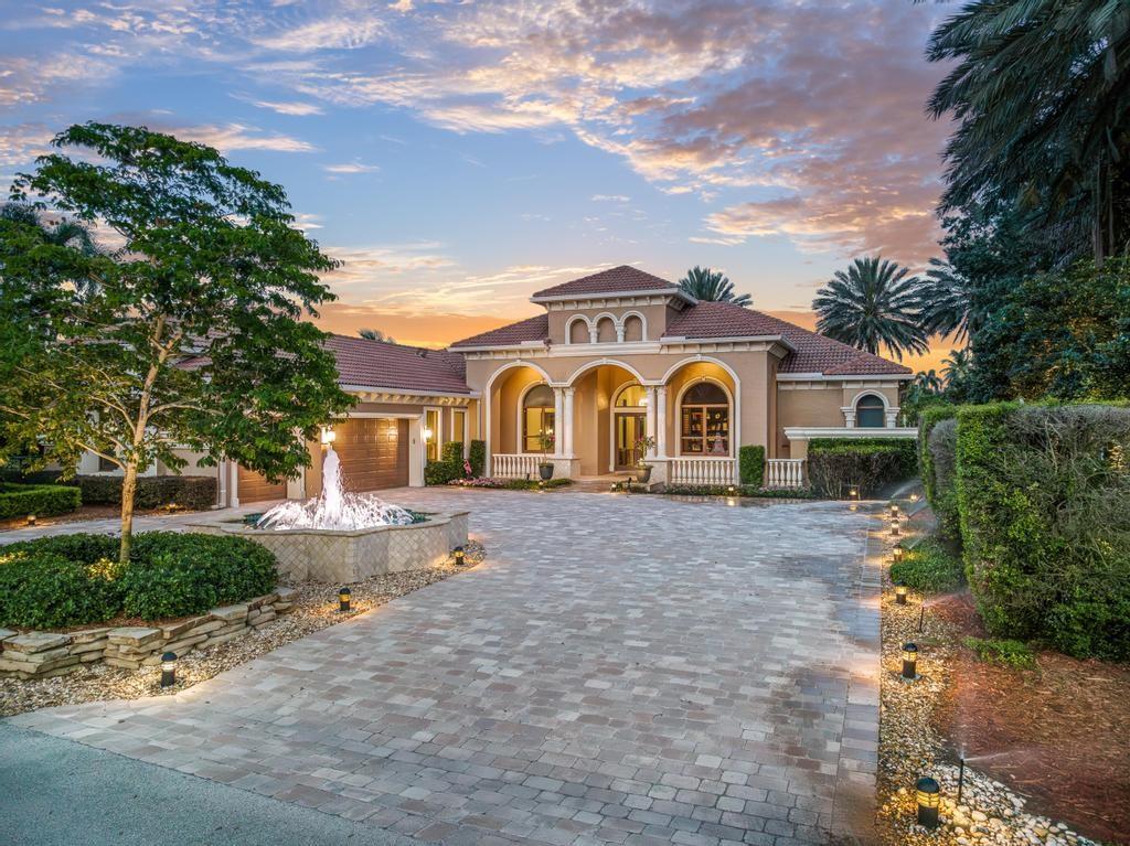 2900 W Stonebrook Cir