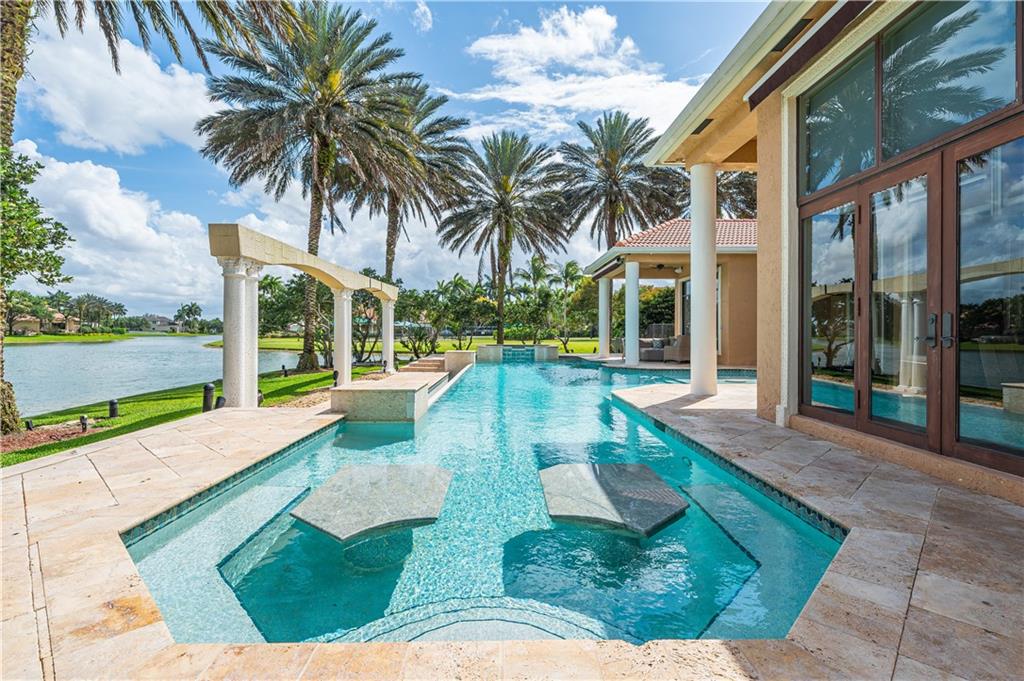 2900 W Stonebrook Cir