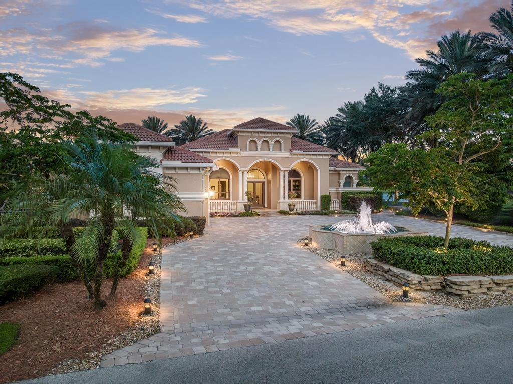 2900 W Stonebrook Cir