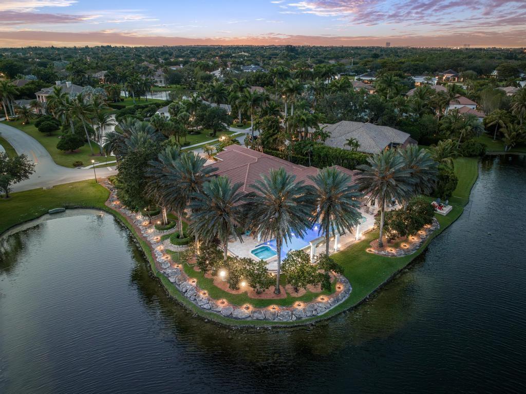 2900 W Stonebrook Cir