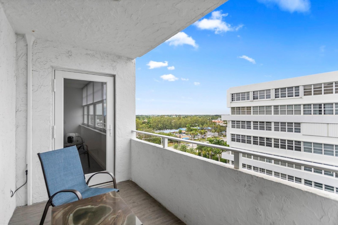 1160 N Federal Hwy 1117