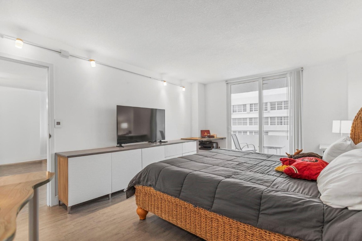 1160 N Federal Hwy 1117