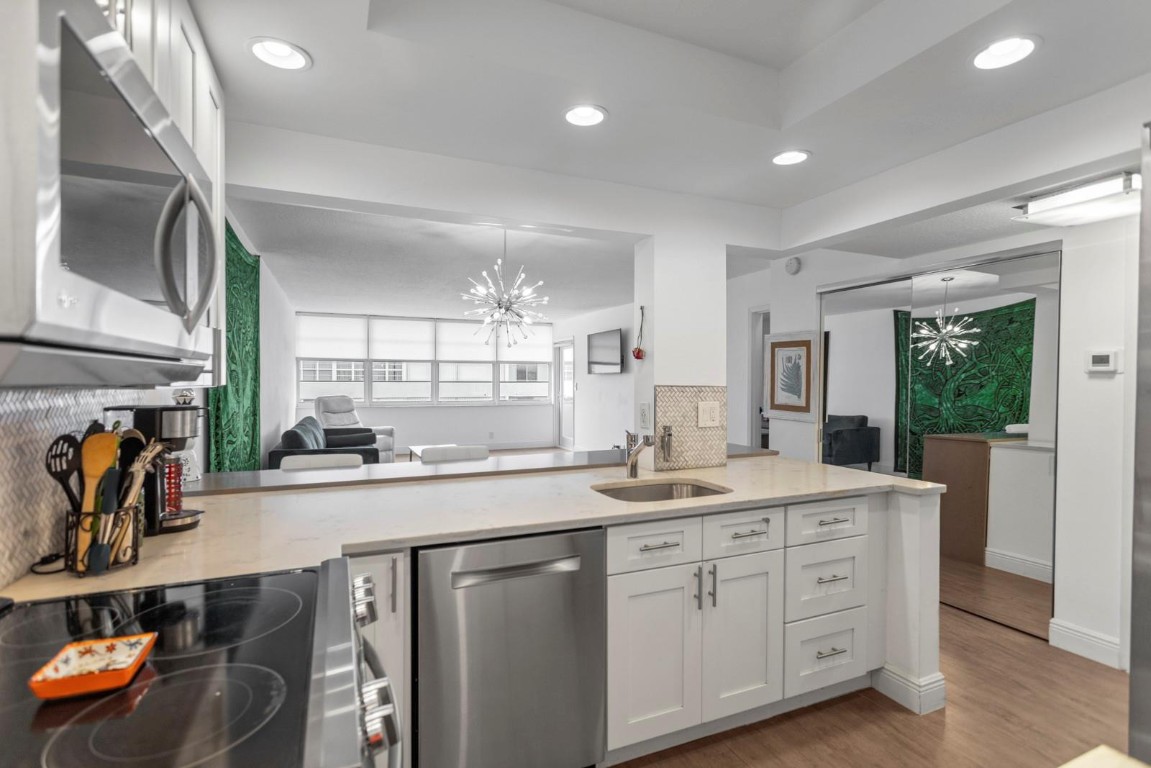 1160 N Federal Hwy 1117