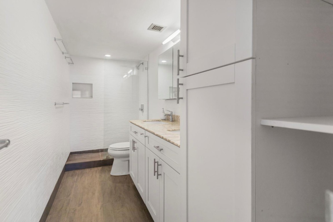 1160 N Federal Hwy 1117