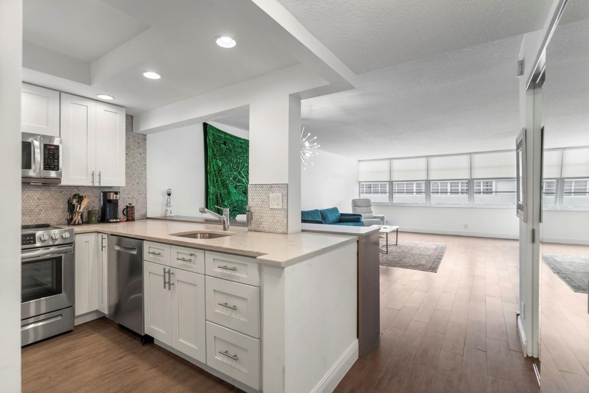 1160 N Federal Hwy 1117