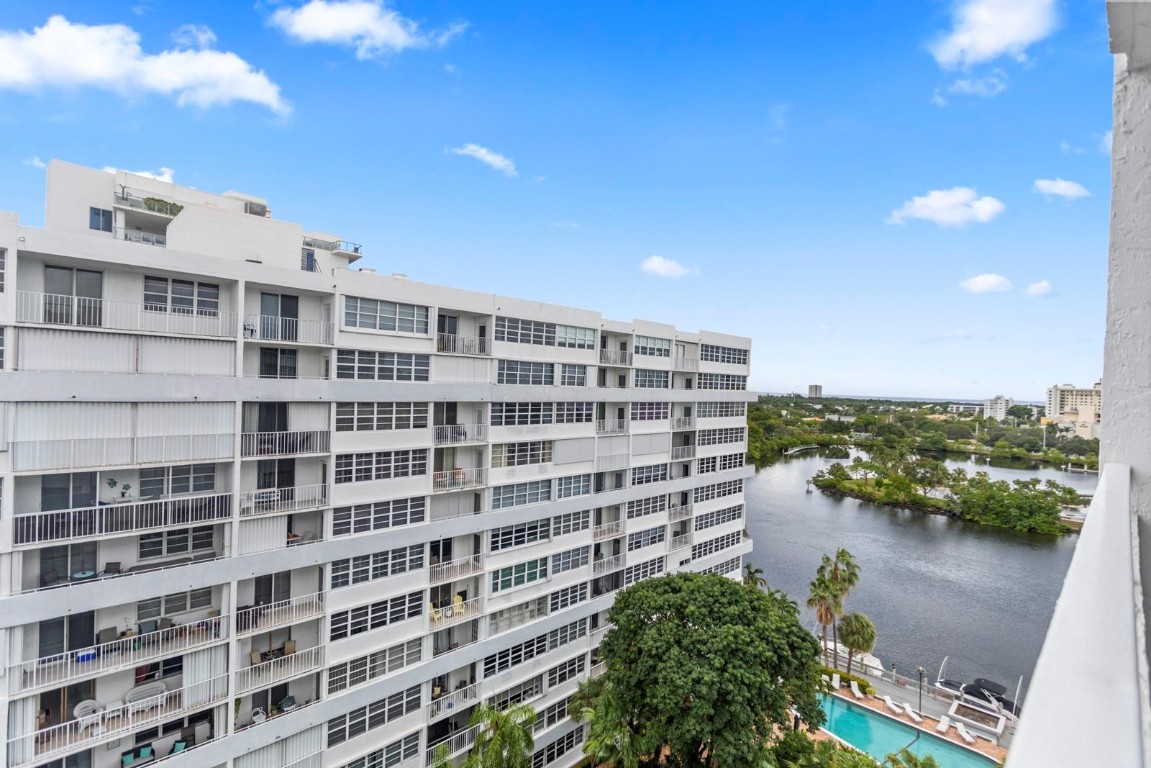 1160 N Federal Hwy 1117